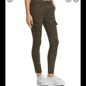 Charlie Ankle Cargo Skinny Jeans in Camo